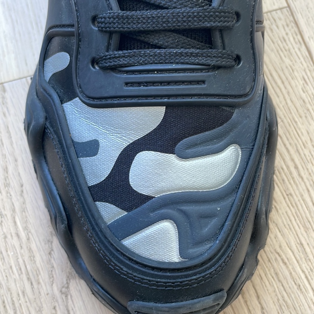 Valentino Garavani Rockrunner Plus Sneakers - Picture 11 of 14